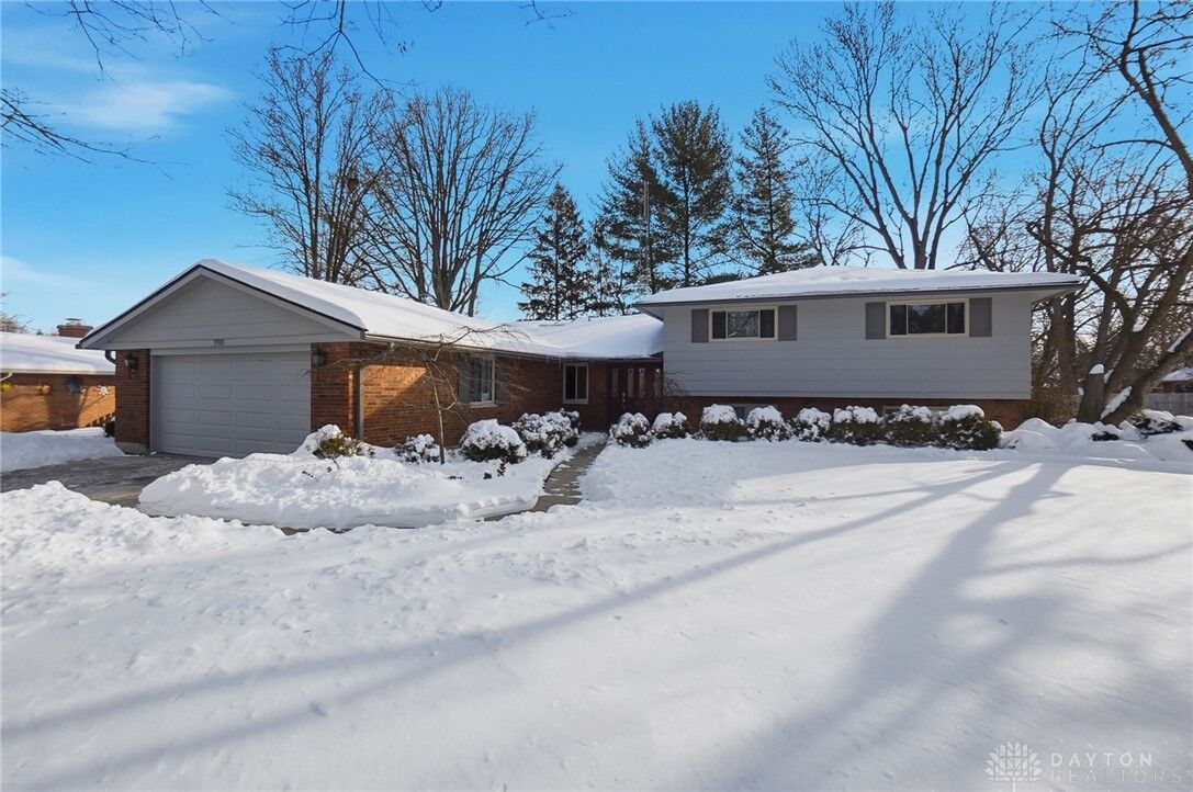 Property Photo: 7980 Brainard Woods Drive OH 45458