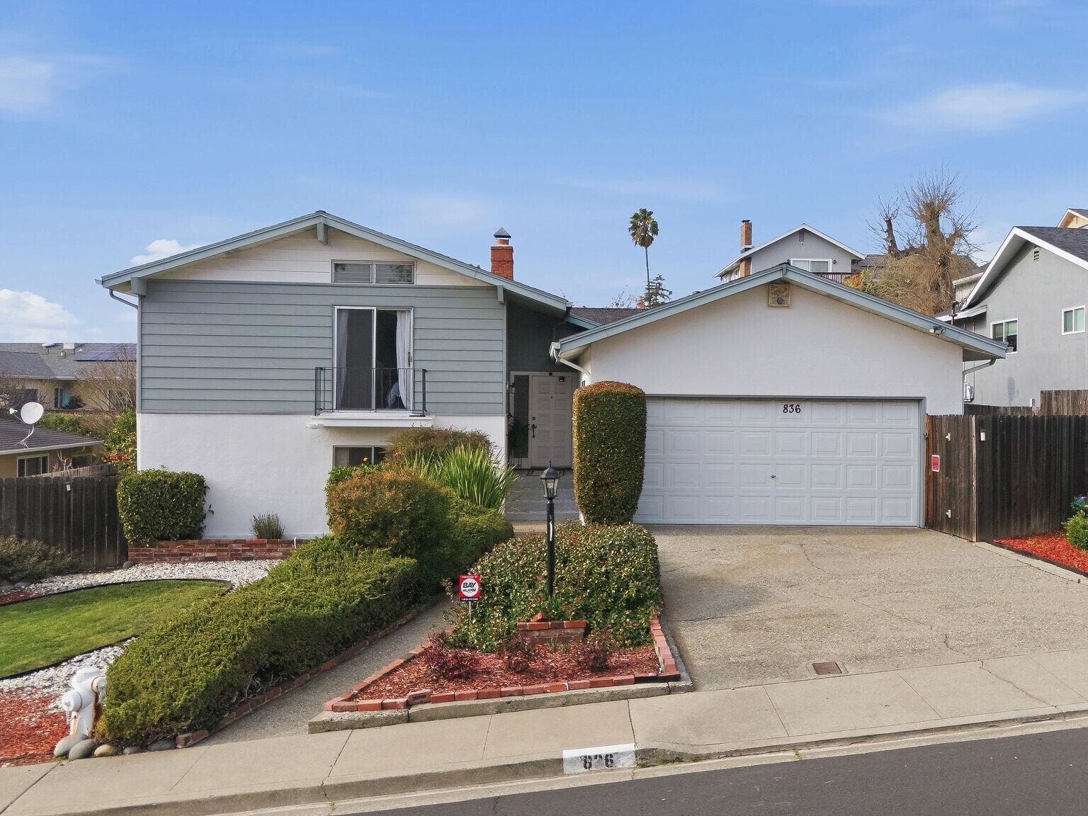 Property Photo:  836 Hawthorne Dr  CA 94572 