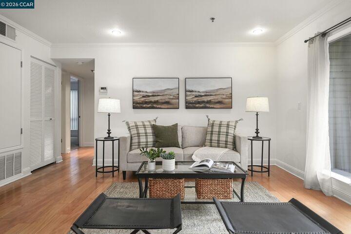 Property Photo:  2550 Oak Rd. 108  CA 94597 