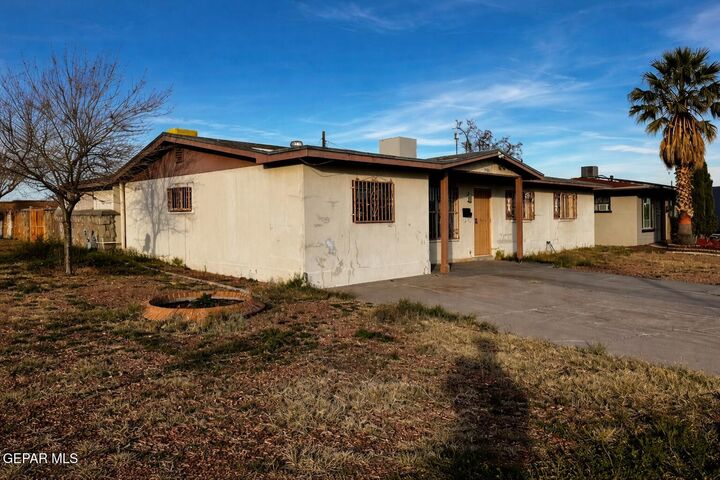 Property Photo:  5901 Simpia Drive  TX 79905 