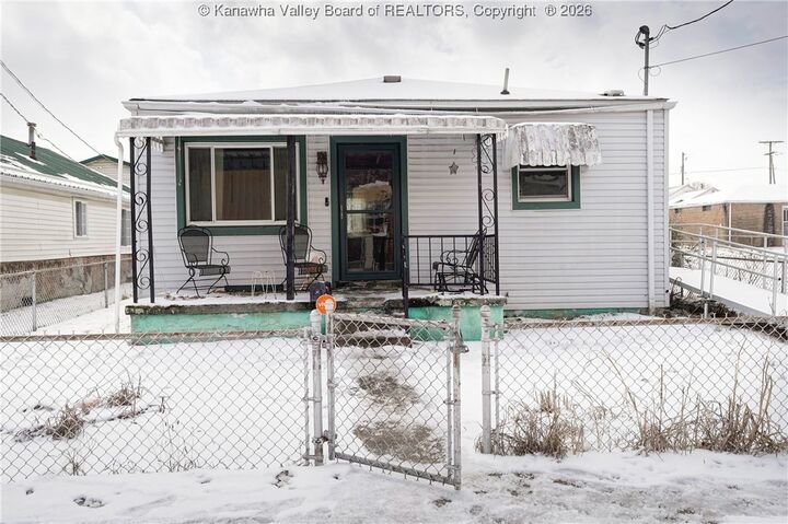 Property Photo:  2617 6th Avenue  WV 25387 