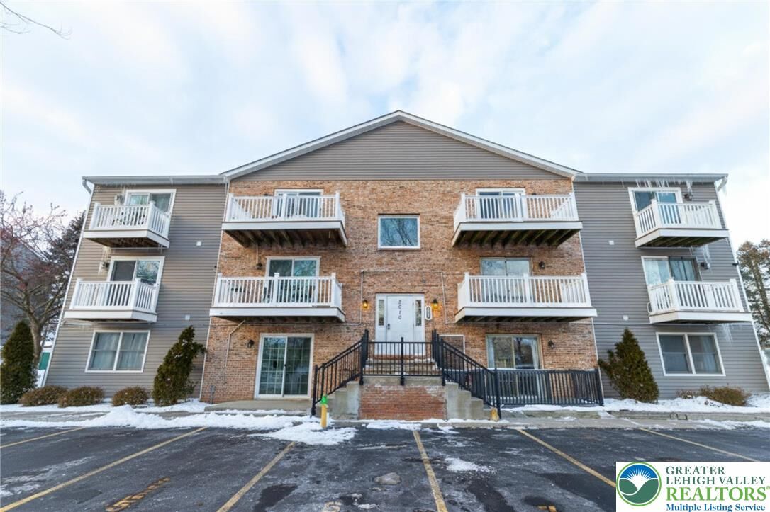 Property Photo: 2010 Glendale Avenue A1 PA 18018