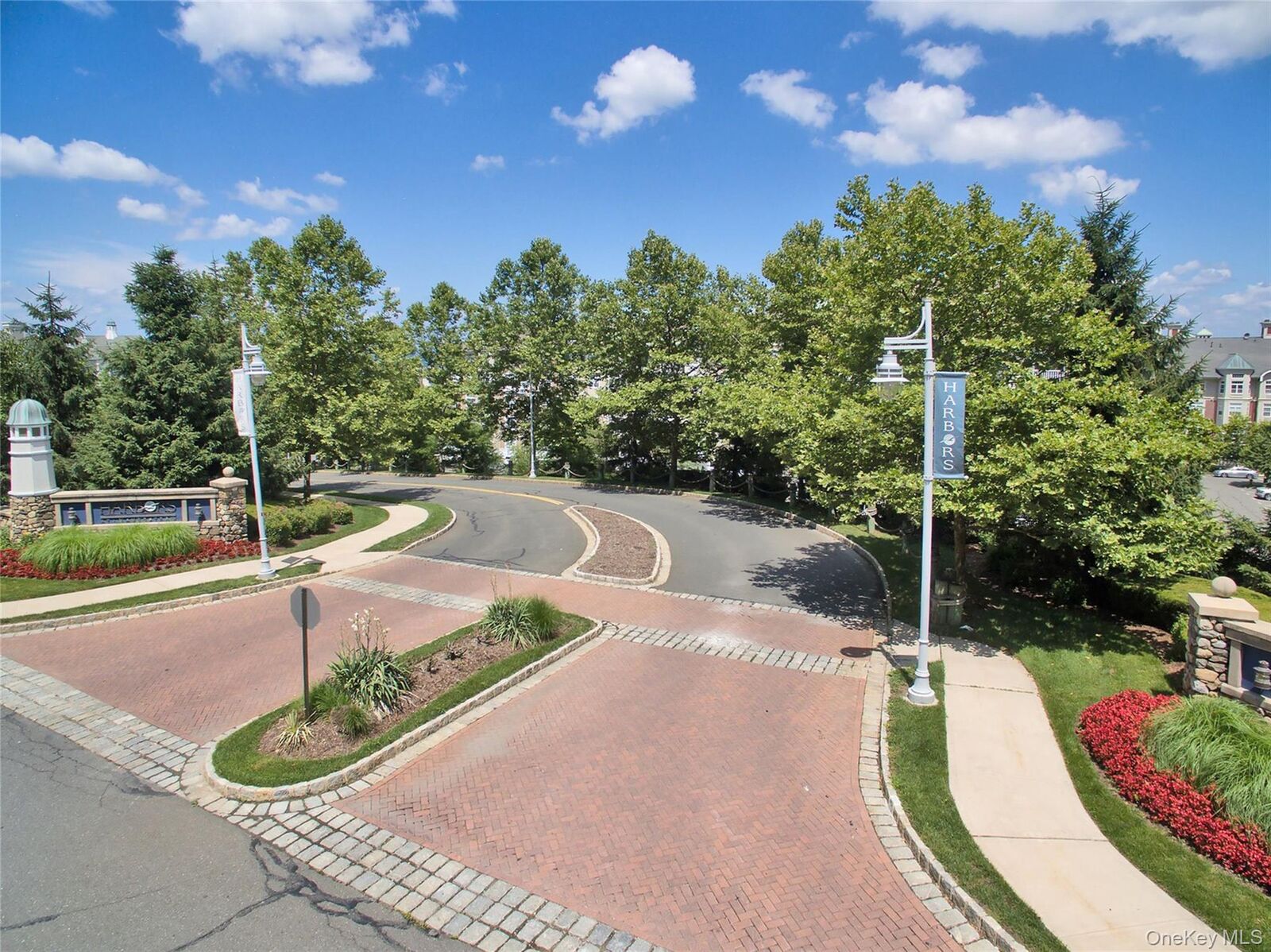 Property Photo: 17 Harbor Pointe Drive NY 10927
