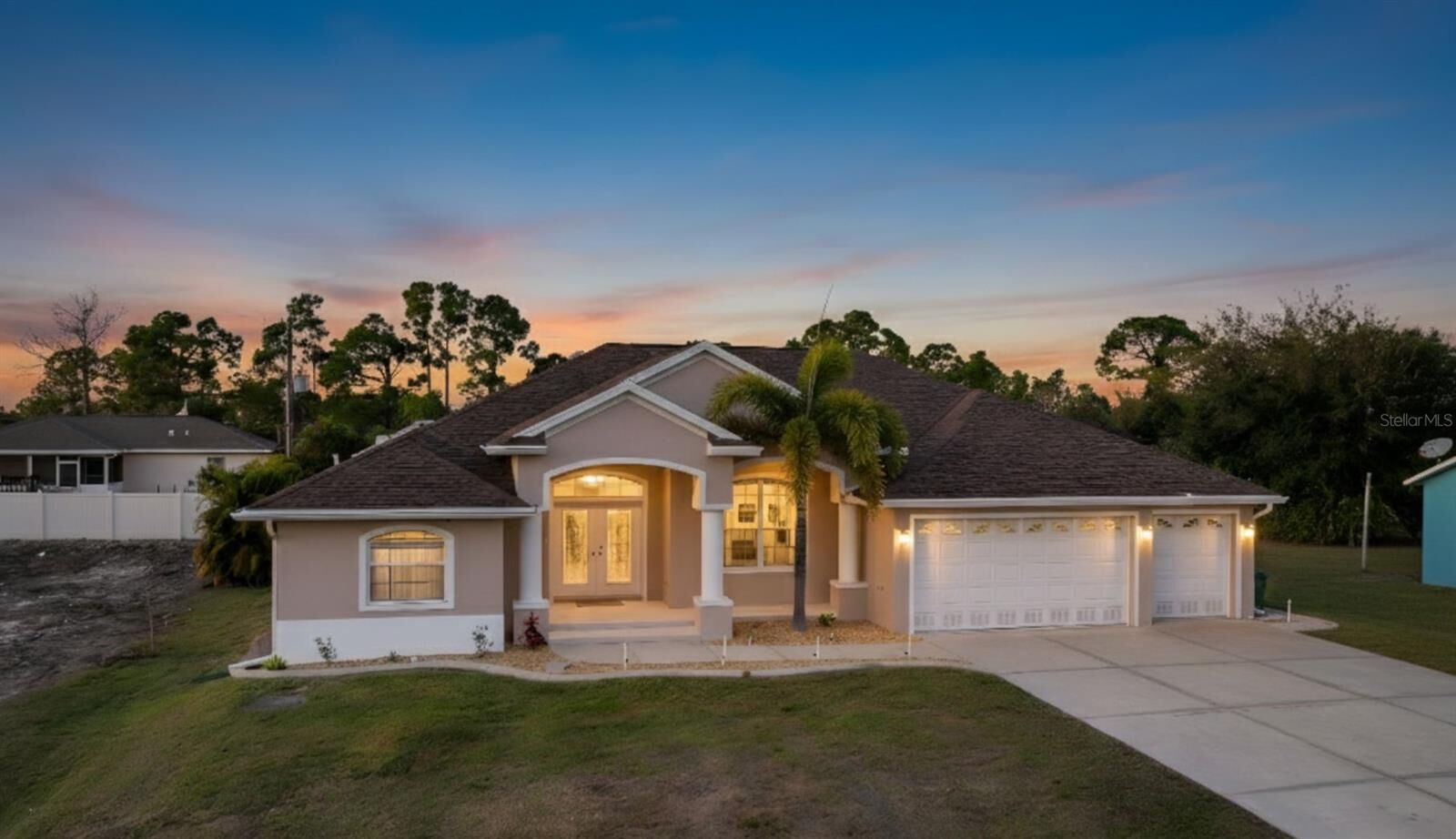 Property Photo:  5455 Graves Terrace  FL 33981 