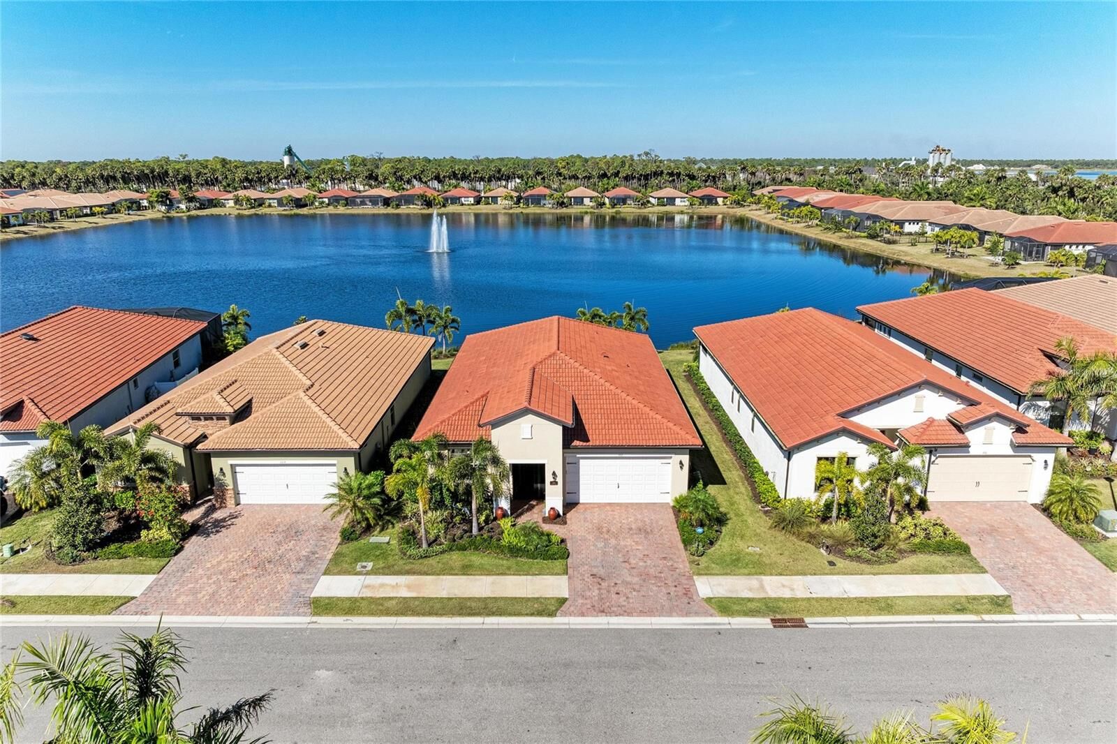 Property Photo: 332 Villoresi Boulevard FL 34275