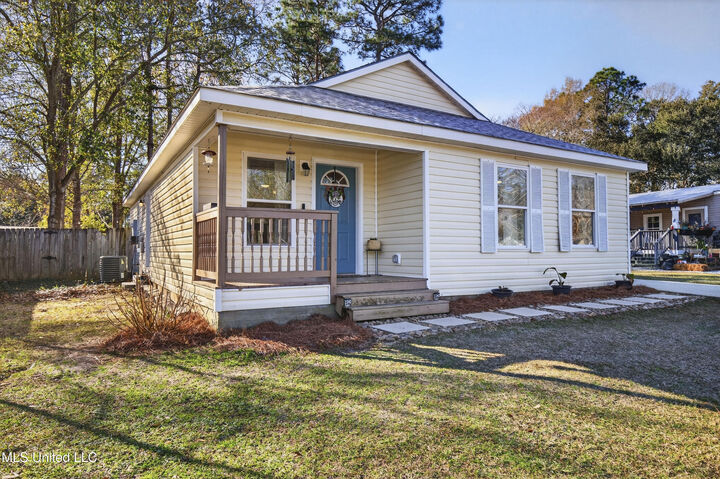 Property Photo: 10756 Linohau Way MS 39525