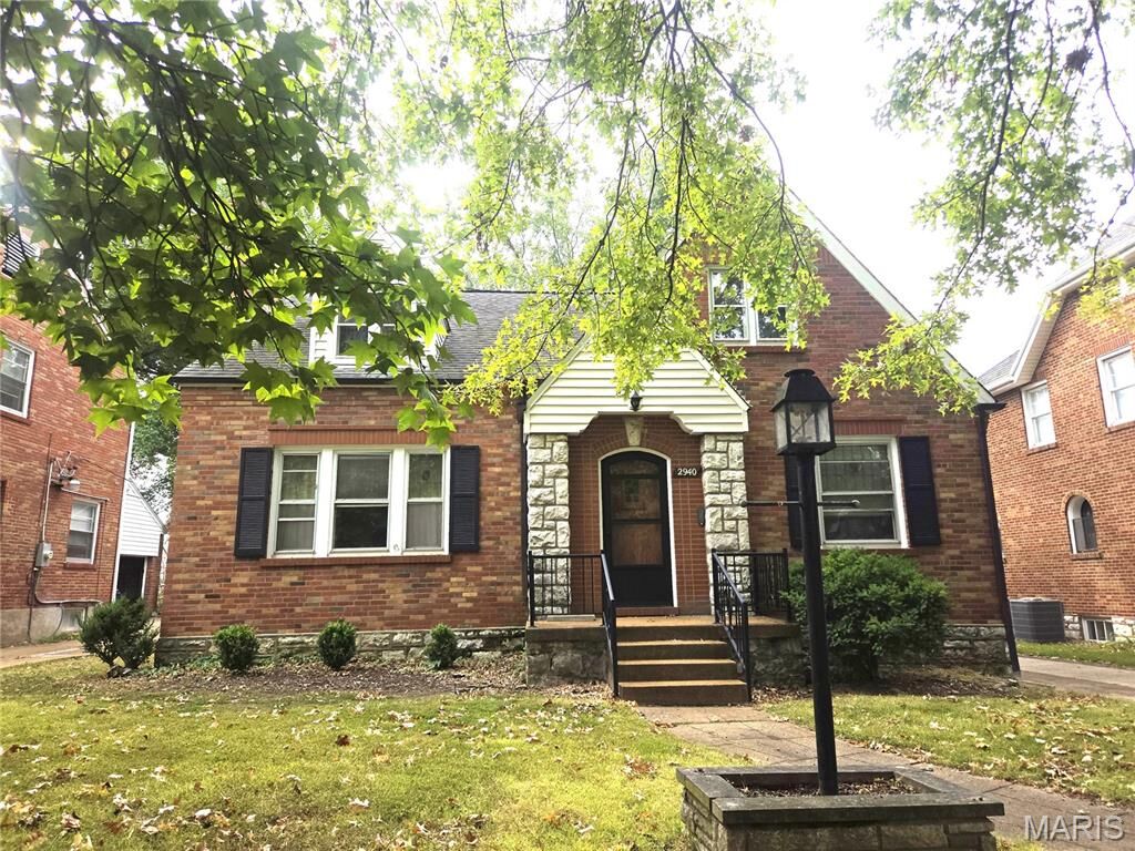 Property Photo:  2940 Moniteau Drive  MO 63121 