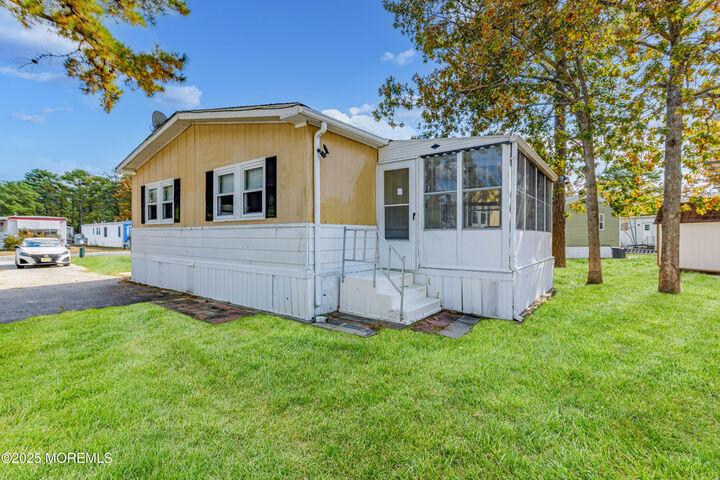 Property Photo:  70 Woodchuck Parkway  NJ 08759 