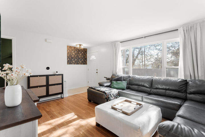 Property Photo:  200 Linn Court D  IL 60542 