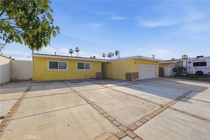Property Photo:  25339 Juanita  CA 92551 