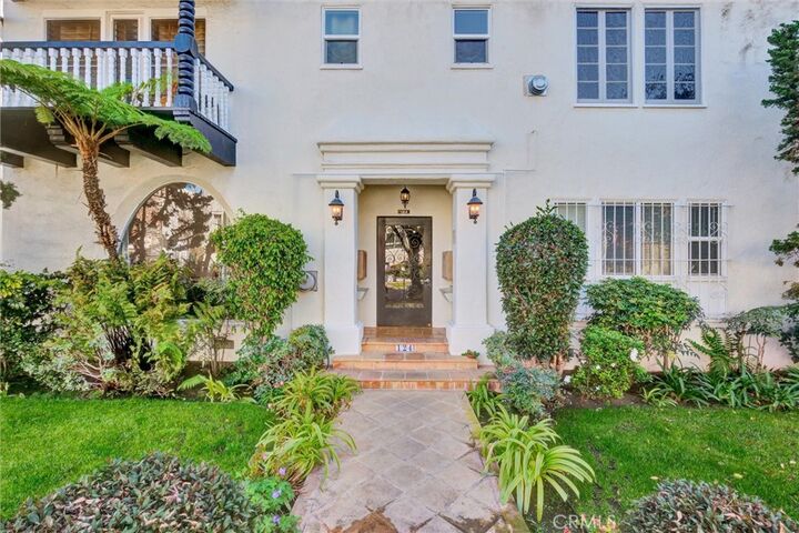 Property Photo: 124 S Elm Drive 5 CA 90212