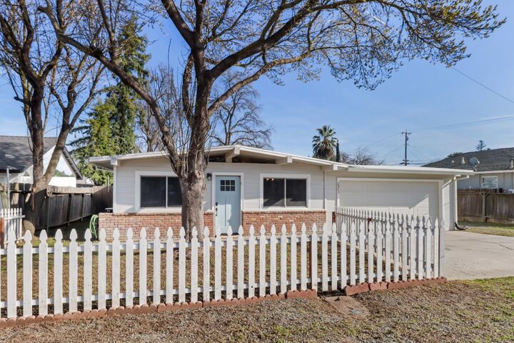 Property Photo:  2431 Madrone Street  CA 95982 