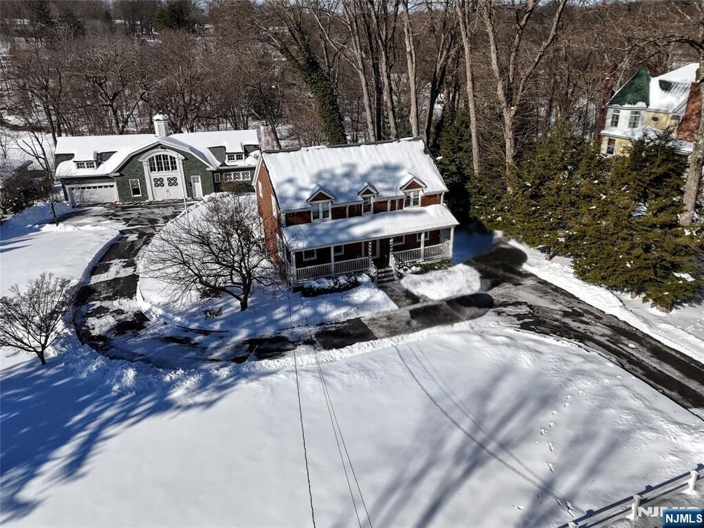 Property Photo:  261 E Saddle River Road  NJ 07458 