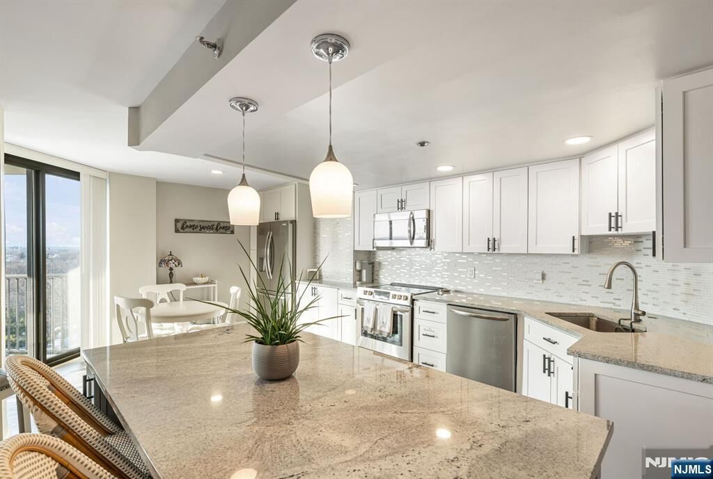 Property Photo:  245 Prospect Avenue 14D  NJ 07601 