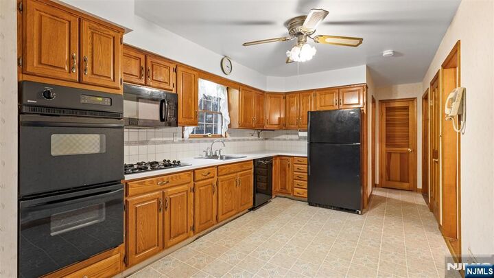 Property Photo:  51 Black Oak Lane  NJ 07430 