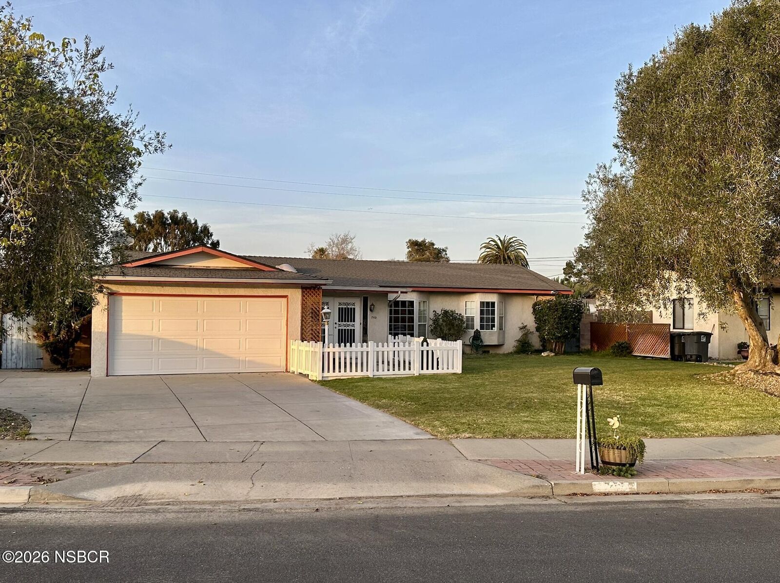 Property Photo: 265 Shirley Lane CA 93455