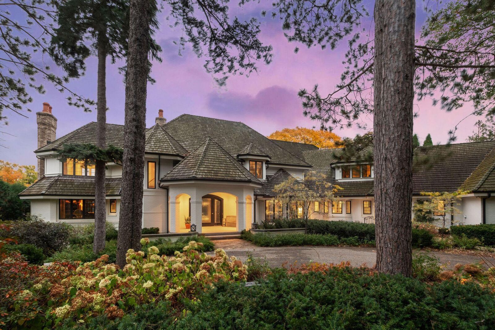 Property Photo:  2505 Cedar Point Drive  MN 55391 