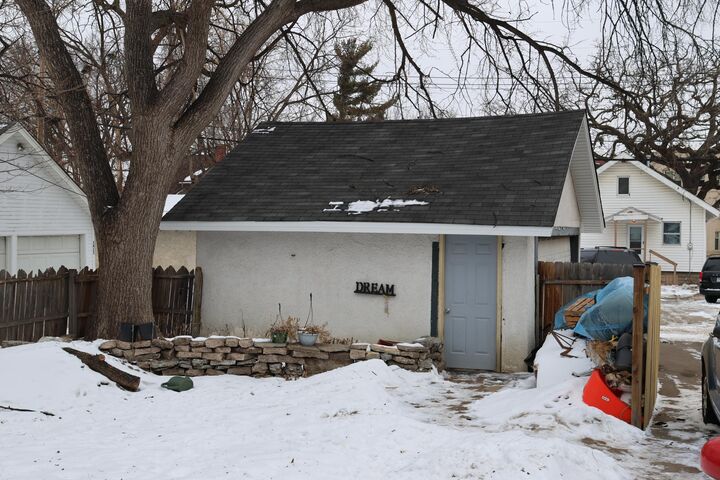 Property Photo:  2410 Ferrant Place  MN 55411 