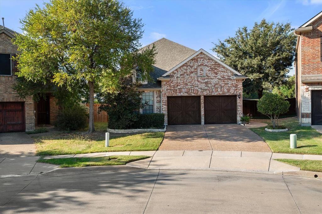 Property Photo:  1352 Cog Hill Drive  TX 76120 
