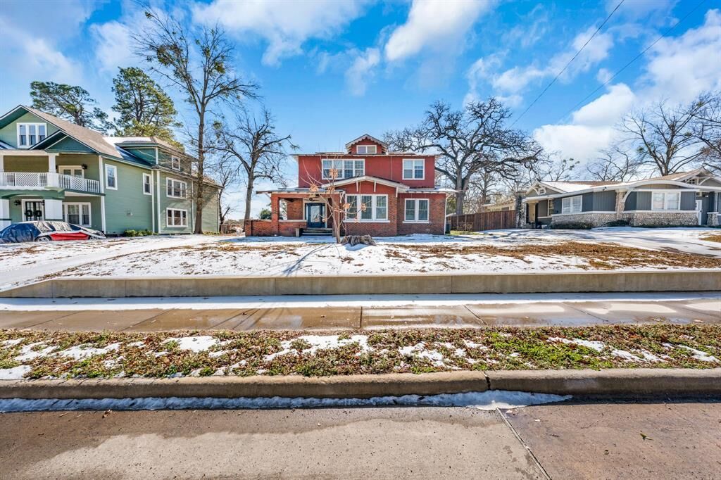 Property Photo:  712 Connally Street  TX 75482 