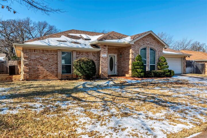 Property Photo:  1301 Oak Timber Drive  TX 76039 