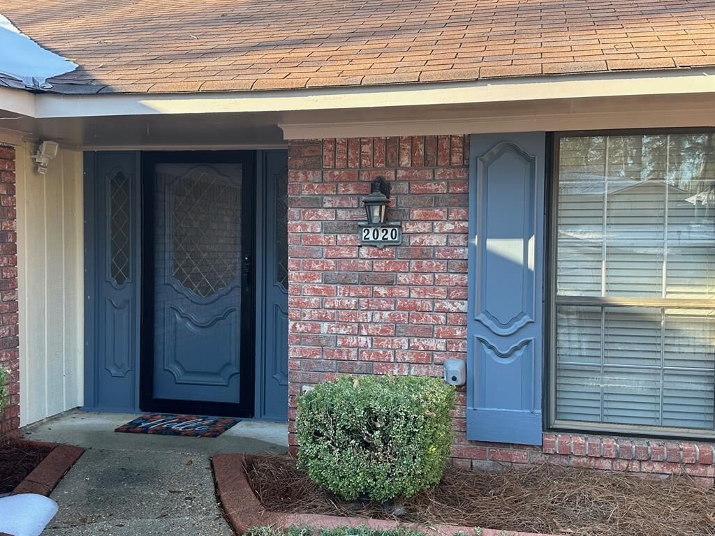 Property Photo:  2020 Dulverton Court  LA 71118 