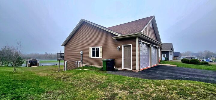 Property Photo: 53 Bonavista Avenue PE C1B 0E5