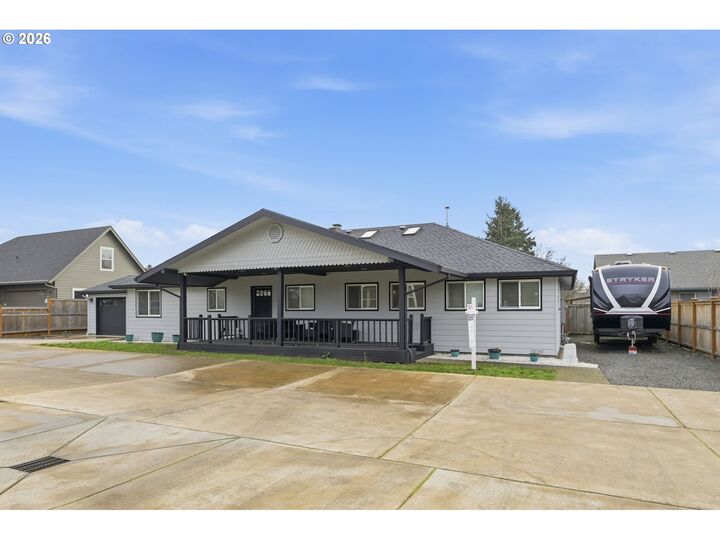 Property Photo:  1271 Arcadia Dr  OR 97401 