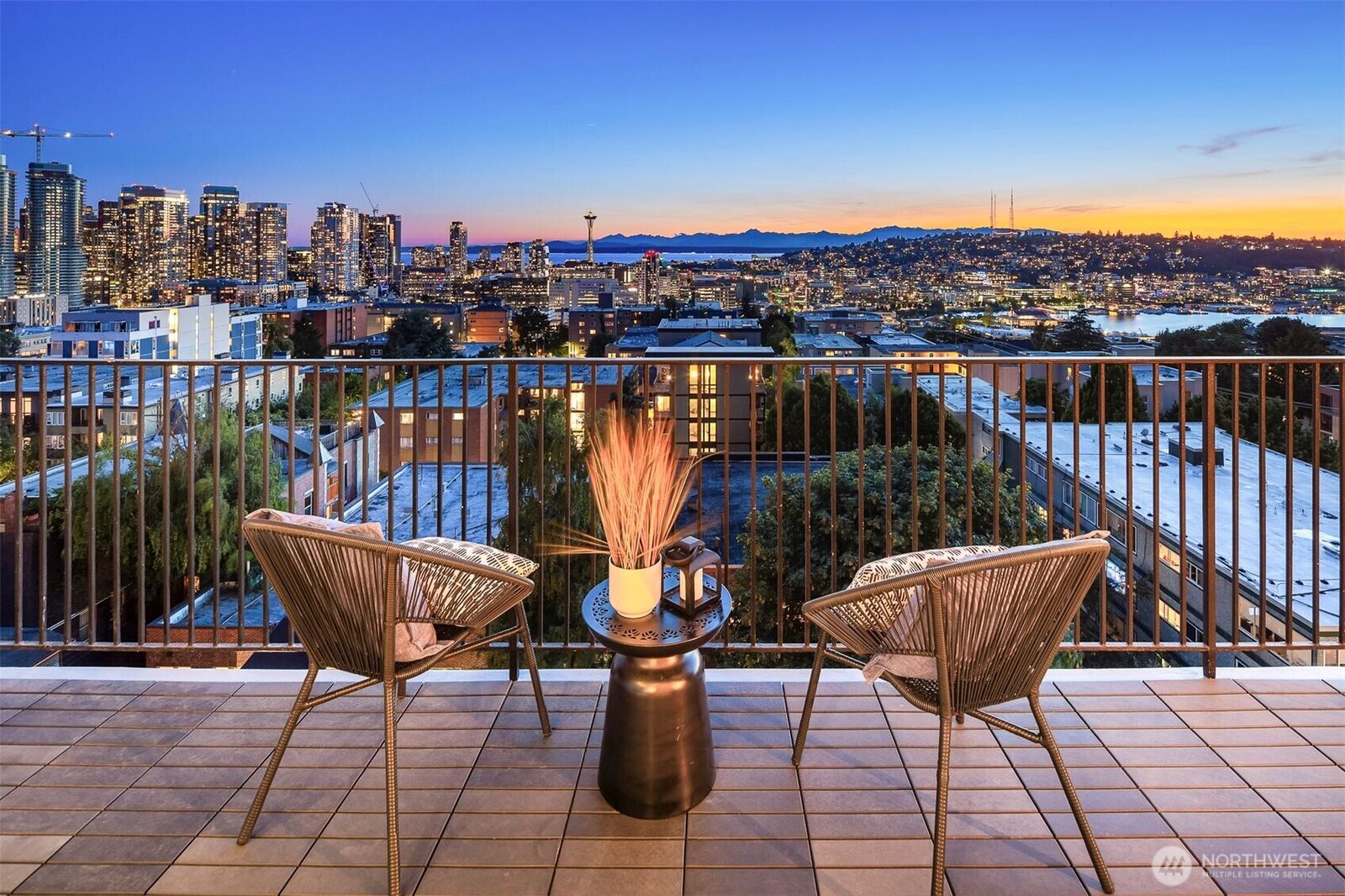 Property Photo:  505  Belmont Avenue E 801  WA 98102 