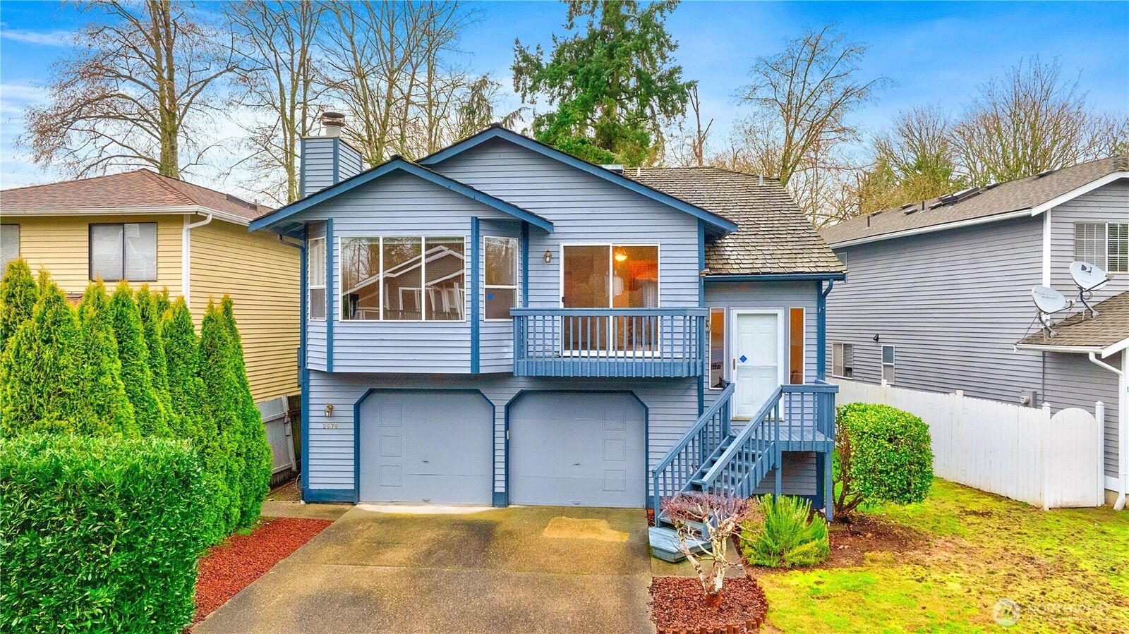 Property Photo:  2078 SE 8th Drive  WA 98055 