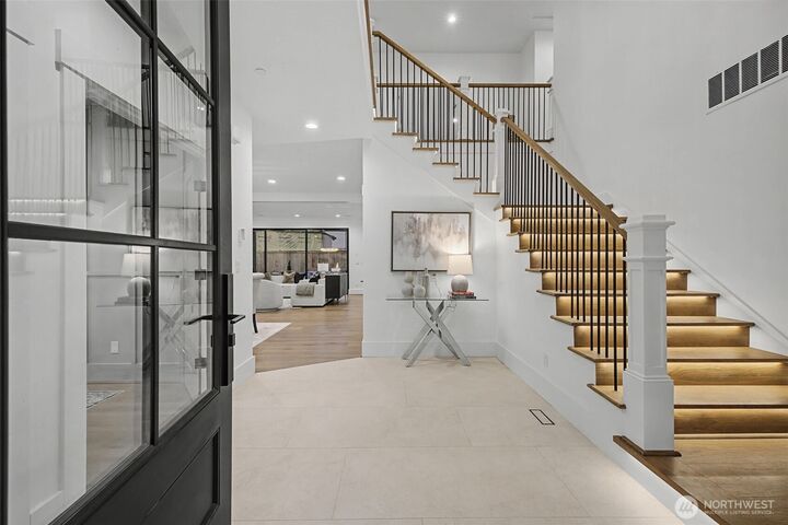 Property Photo: 14515 SE 20th Place WA 98007