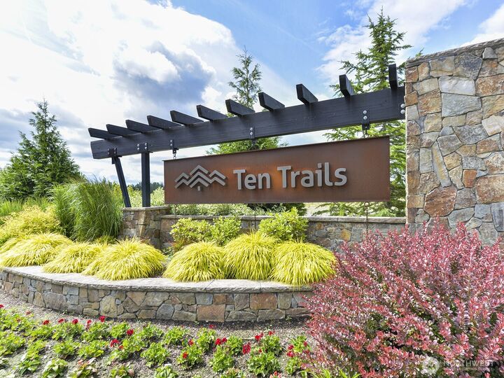 Property Photo:  33260  Glacier Avenue SE  WA 98010 