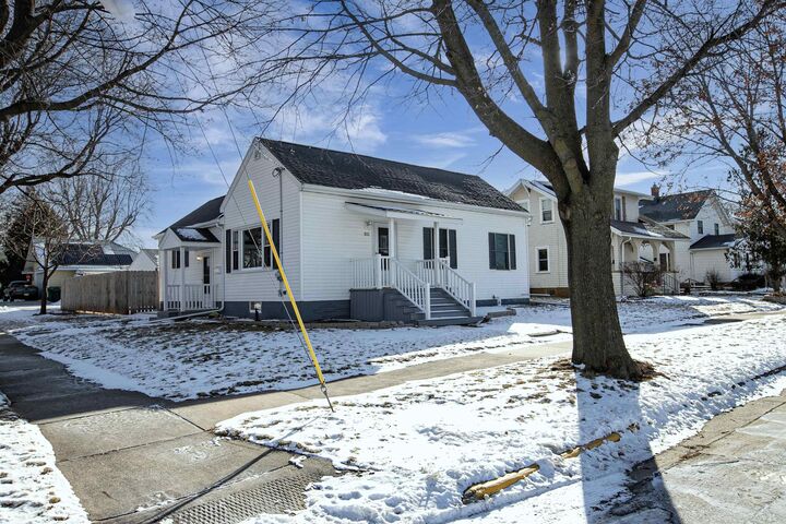 Property Photo:  331 N John Street  WI 54136 