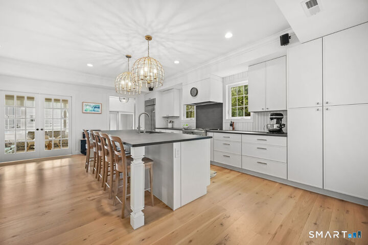 Property Photo:  464 Ruane Street  CT 06824 