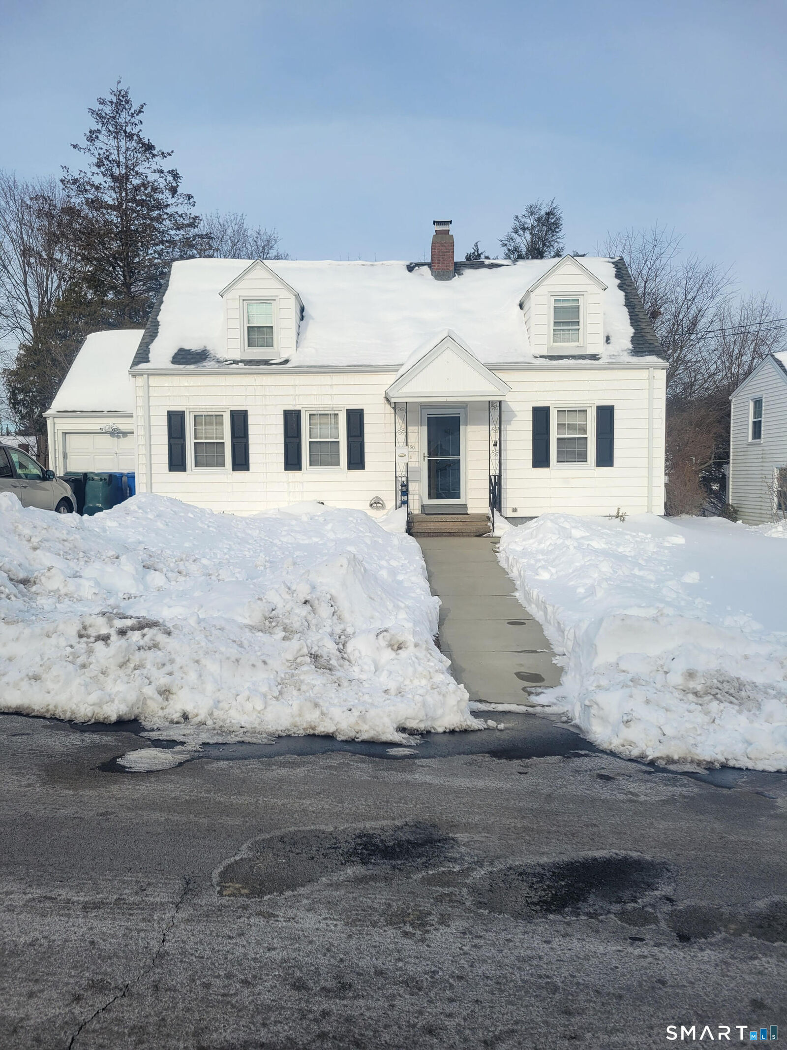 Property Photo:  160 Wilmot Road  CT 06514 