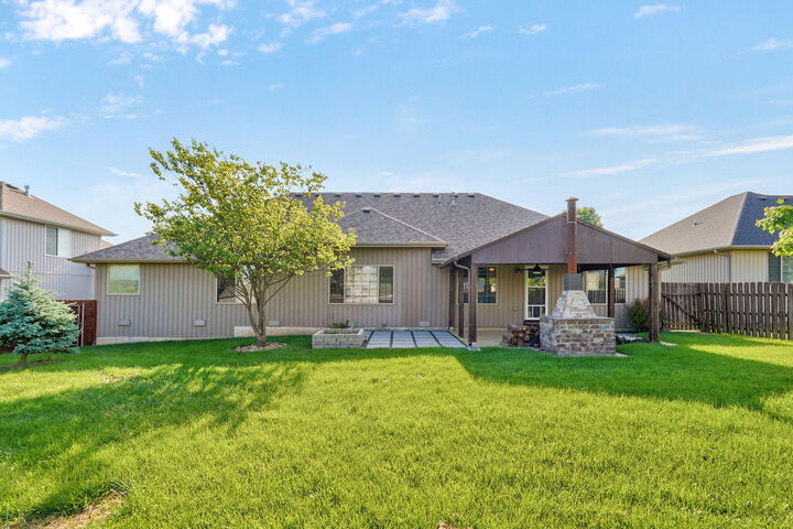 Property Photo:  1401 S Natchez Road  MO 65738 