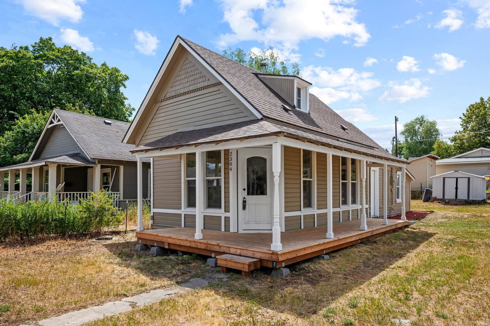 Property Photo: 2304 E 6th Ave WA 99202