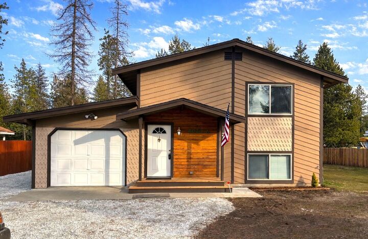 Property Photo:  4020 A Maple St  WA 99148 