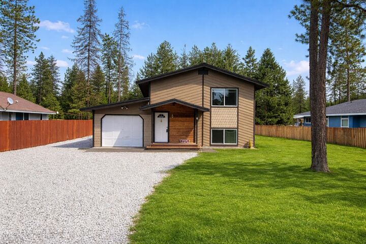 Property Photo:  4020 A Maple St  WA 99148 