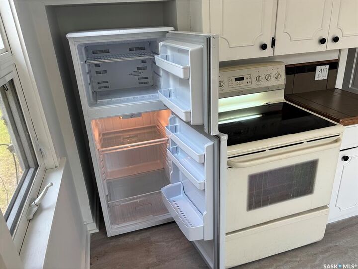 Property Photo: 50 Assiniboia Avenue SK S3N 1N6