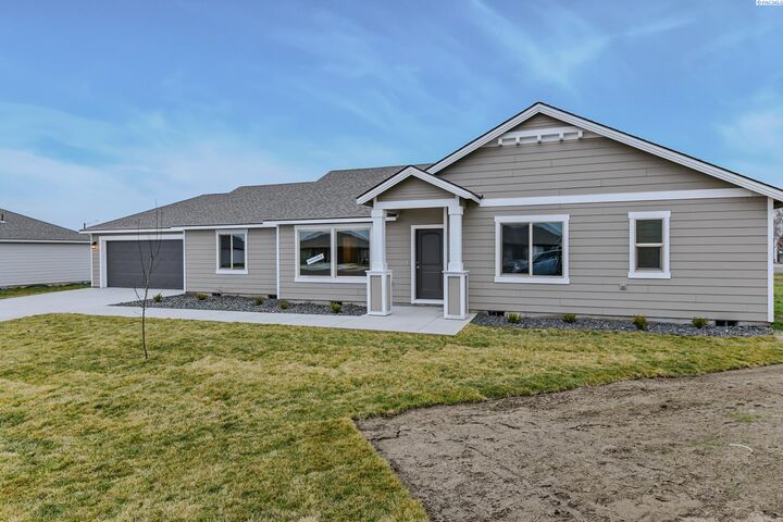 Property Photo:  1615 Castlewood Ct  WA 98930 