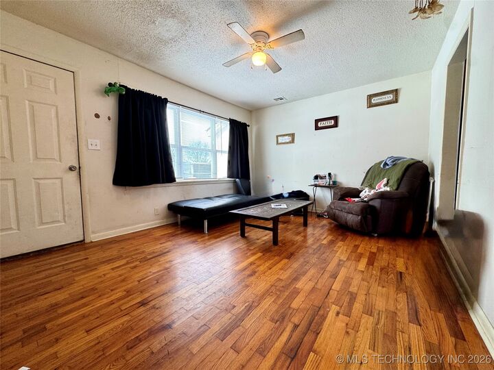 Property Photo:  435 S Maple Street  OK 74048 
