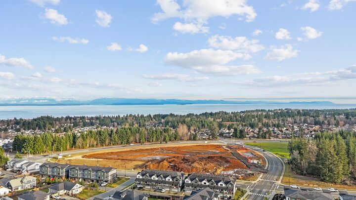 Property Photo: 748 Salmonberry St BC V9H 0G1
