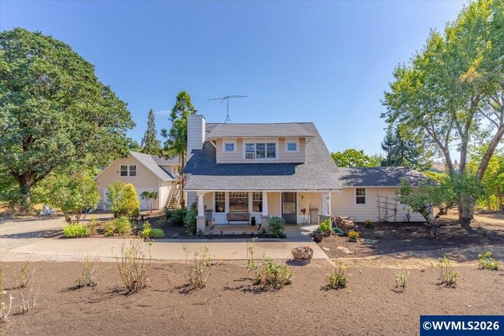 Property Photo: 8032 Liberty Rd S OR 97306