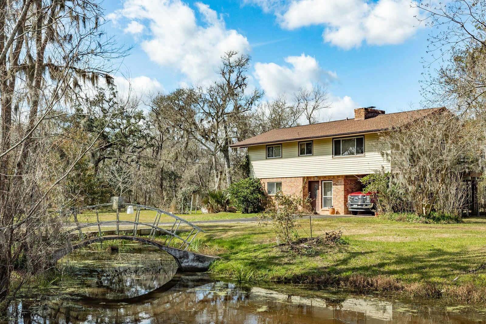 Property Photo:  703 County Road 605  TX 77515 