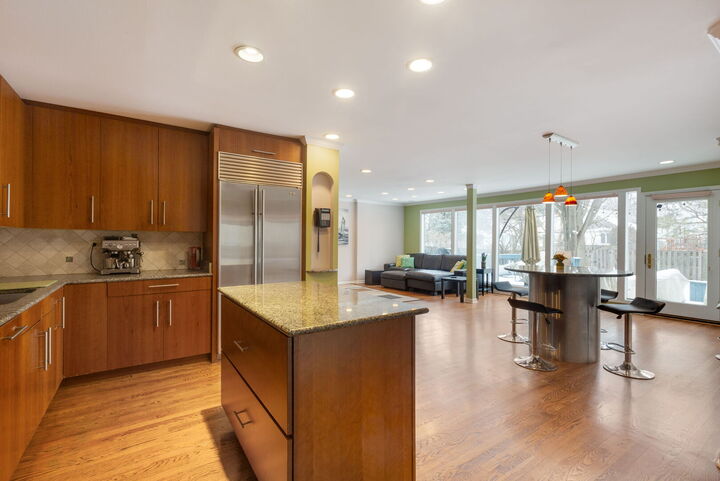 Property Photo:  1430 Country Lane  IL 60015 