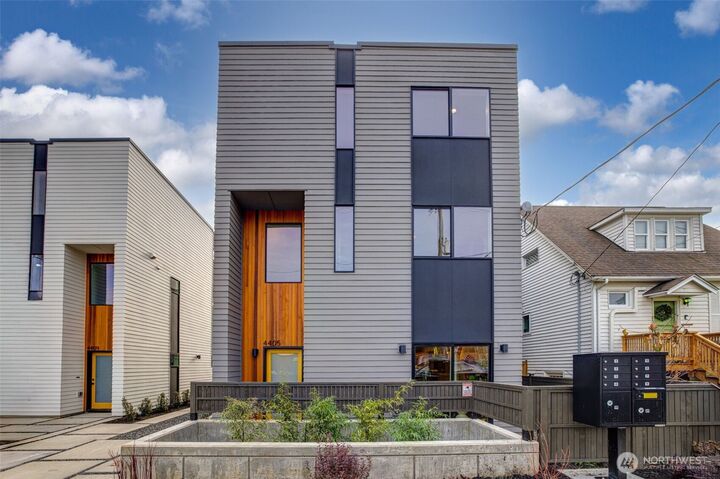 Property Photo: 4405 S Holly Street WA 98118