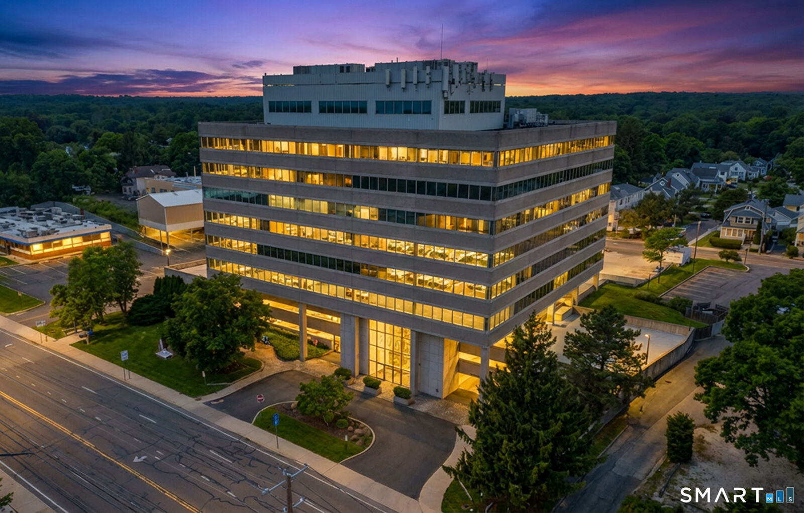 Property Photo:  200 Connecticut Avenue  CT 06854 