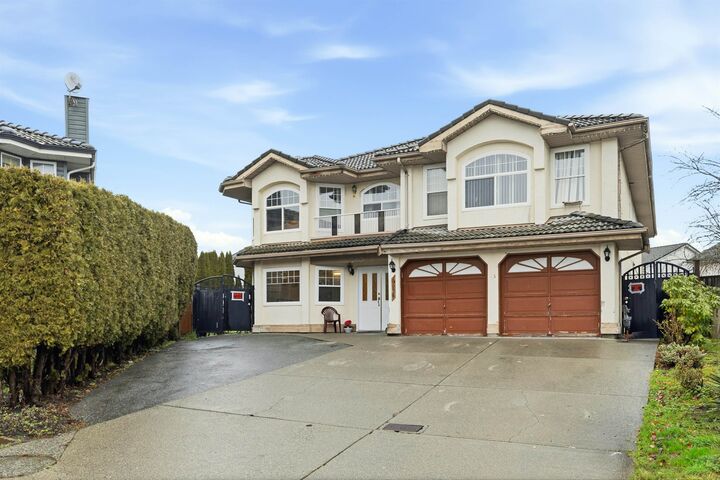 7076 122A Street — photo 1