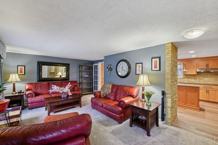 Property Photo: 8819 Pembrooke Street OH 45039